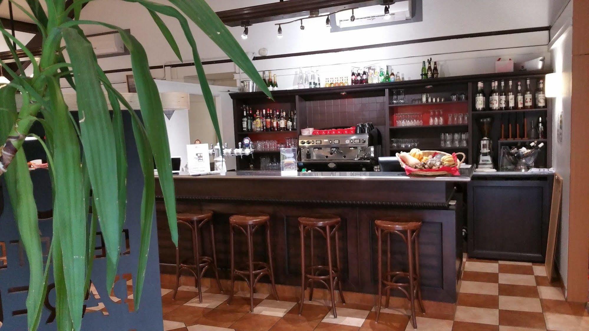 B&B Hotel Niort Sud Venise Verte Exterior photo